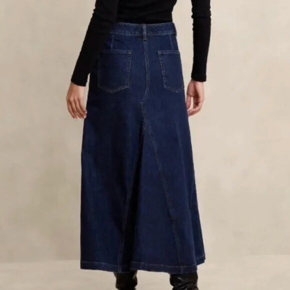Banana Republic Dark Denim Skirt - Picture 2 of 8